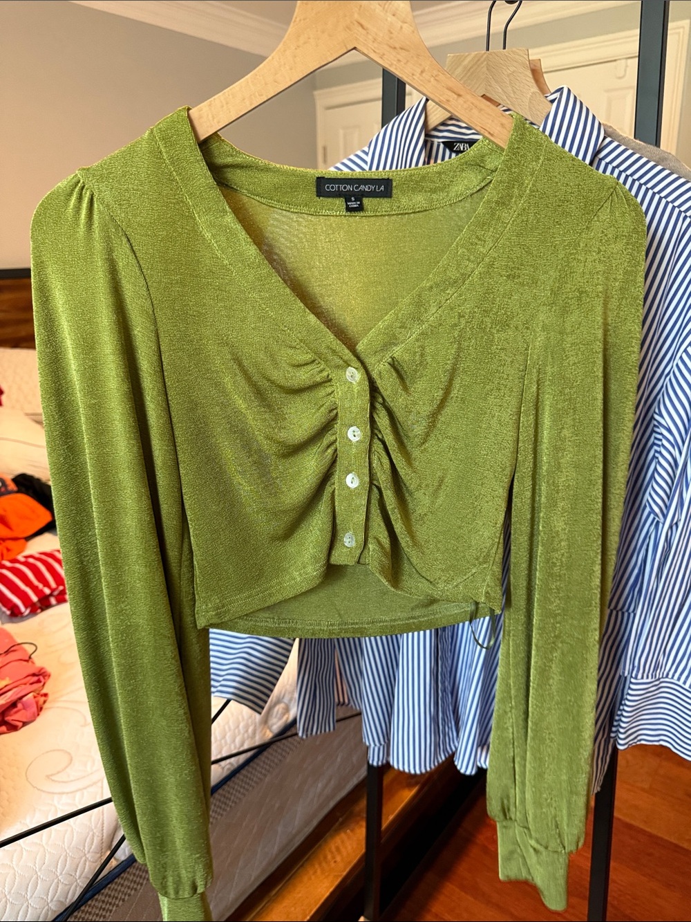 Cotton Candy Olive Cropped V-Neck Long Sleeve Top